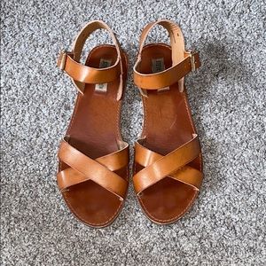 Flat sandals
